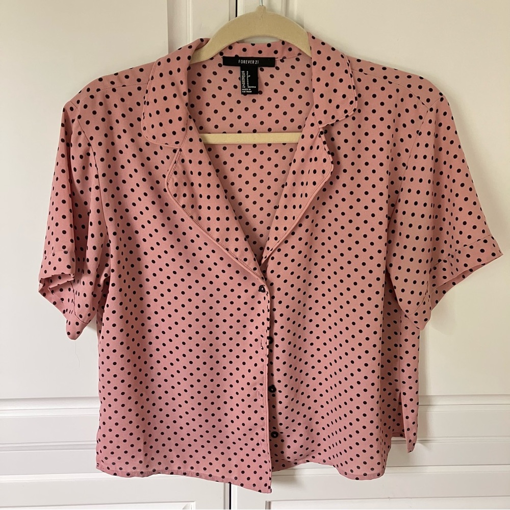 FOREVER 21 POLKA DOT BUTTON DOWN
